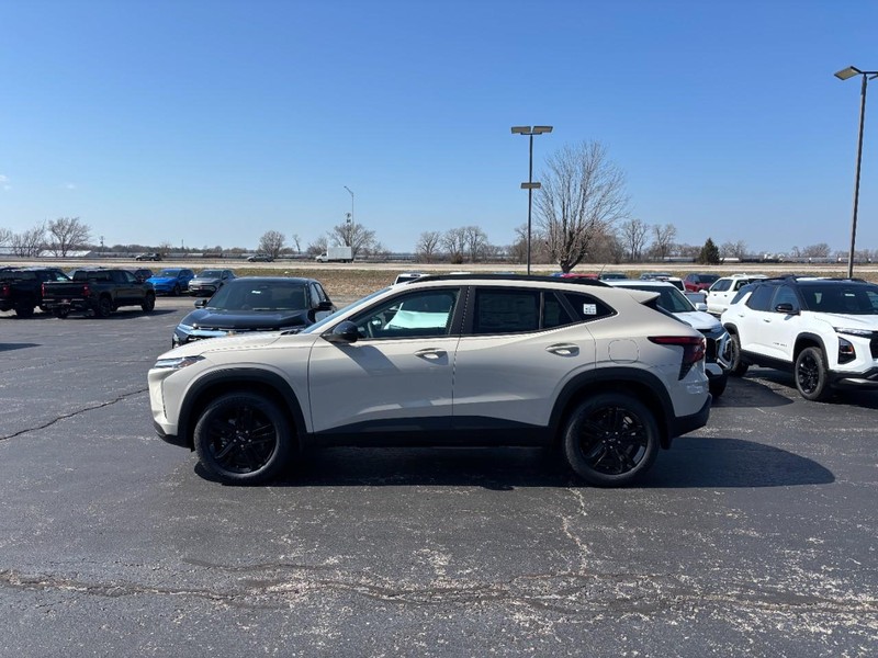 Chevrolet Trax Vehicle Full-screen Gallery Image 2