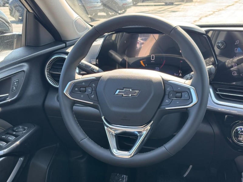 Chevrolet Trax Vehicle Full-screen Gallery Image 7