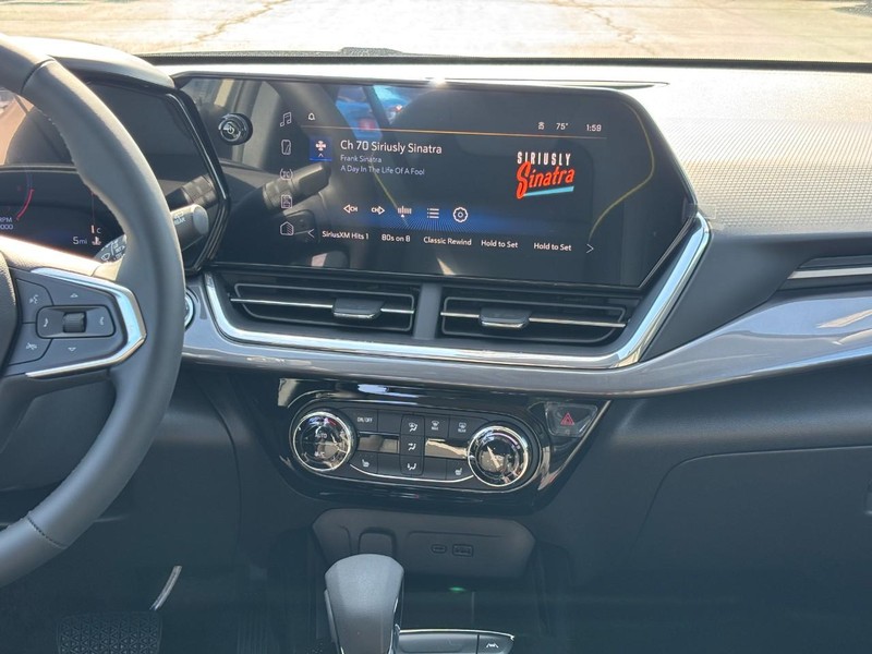 Chevrolet Trax Vehicle Full-screen Gallery Image 8