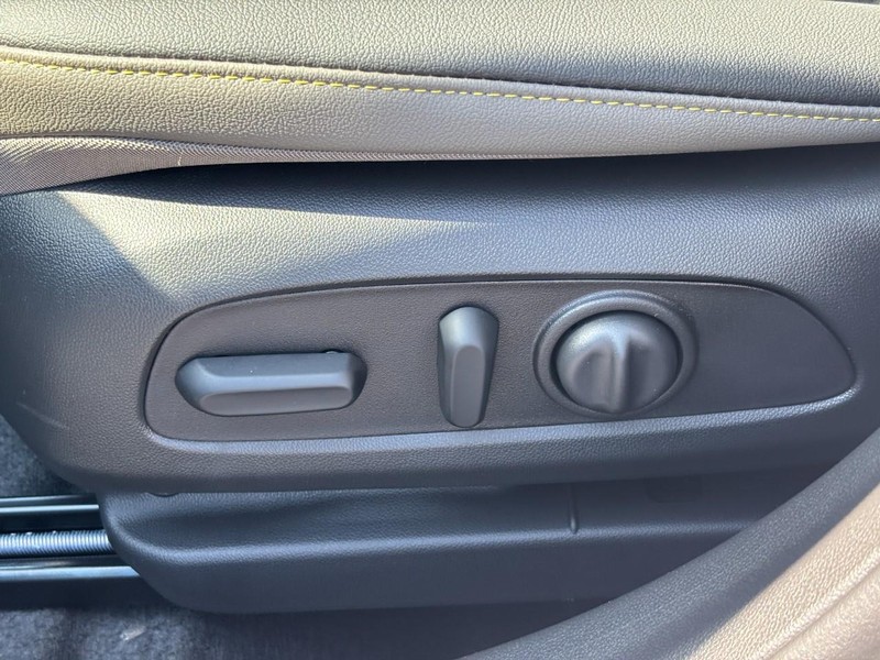 Chevrolet Trax Vehicle Full-screen Gallery Image 10