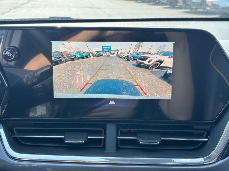 Chevrolet Trax Vehicle Full-screen Gallery Image 16