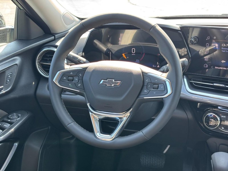 Chevrolet Trax Vehicle Full-screen Gallery Image 7