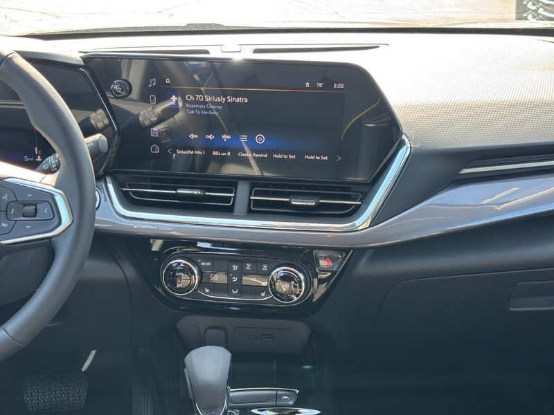 Chevrolet Trax Vehicle Full-screen Gallery Image 8