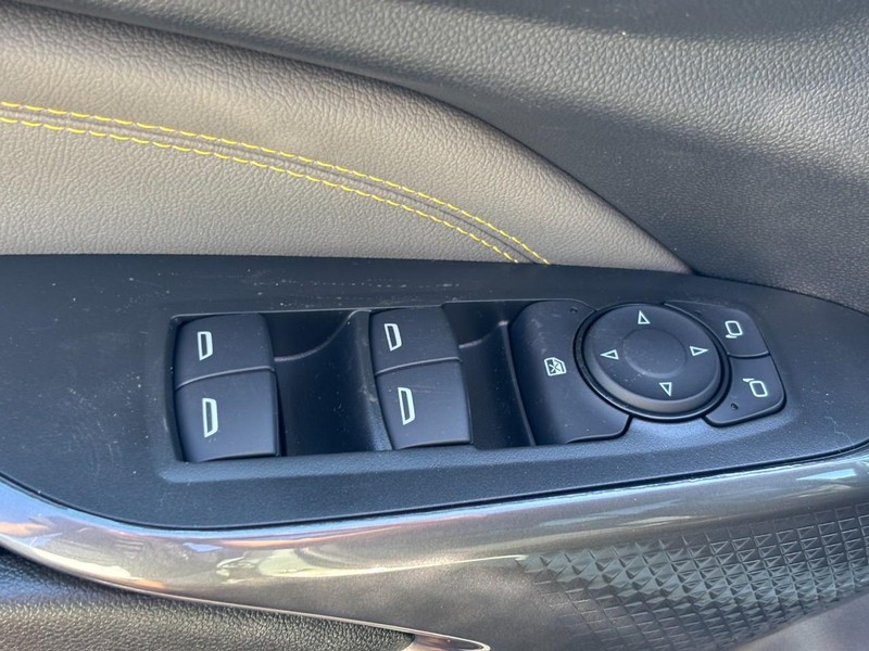 Chevrolet Trax Vehicle Full-screen Gallery Image 11