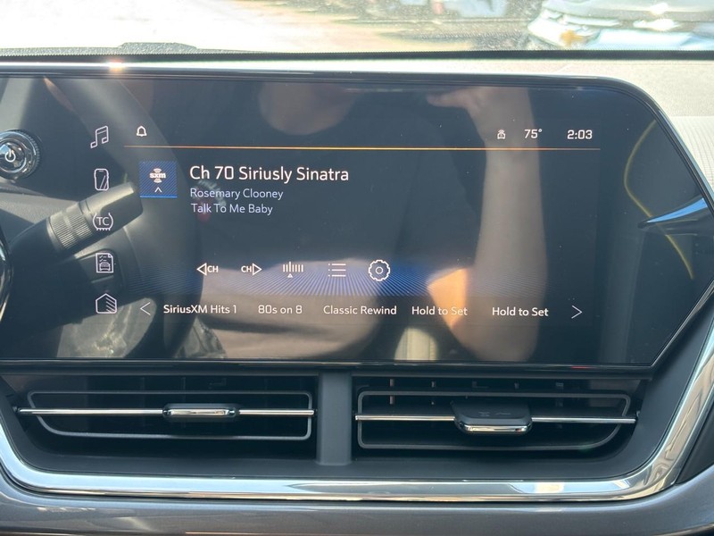 Chevrolet Trax Vehicle Full-screen Gallery Image 15