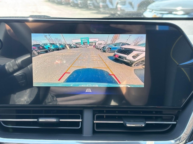 Chevrolet Trax Vehicle Full-screen Gallery Image 16