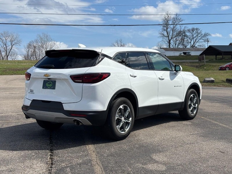 Chevrolet Blazer Vehicle Full-screen Gallery Image 05