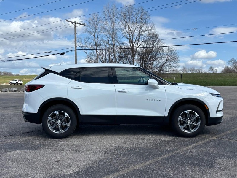 Chevrolet Blazer Vehicle Full-screen Gallery Image 06