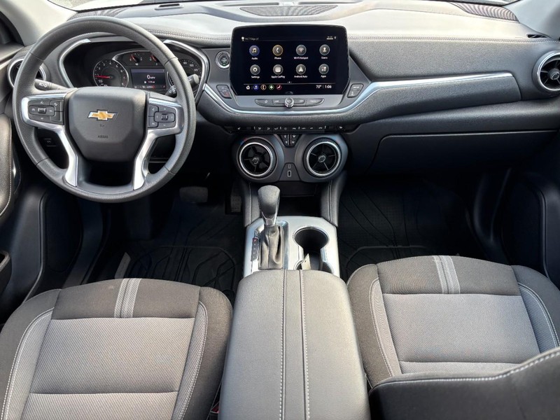 Chevrolet Blazer Vehicle Full-screen Gallery Image 11