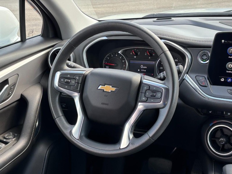 Chevrolet Blazer Vehicle Full-screen Gallery Image 12