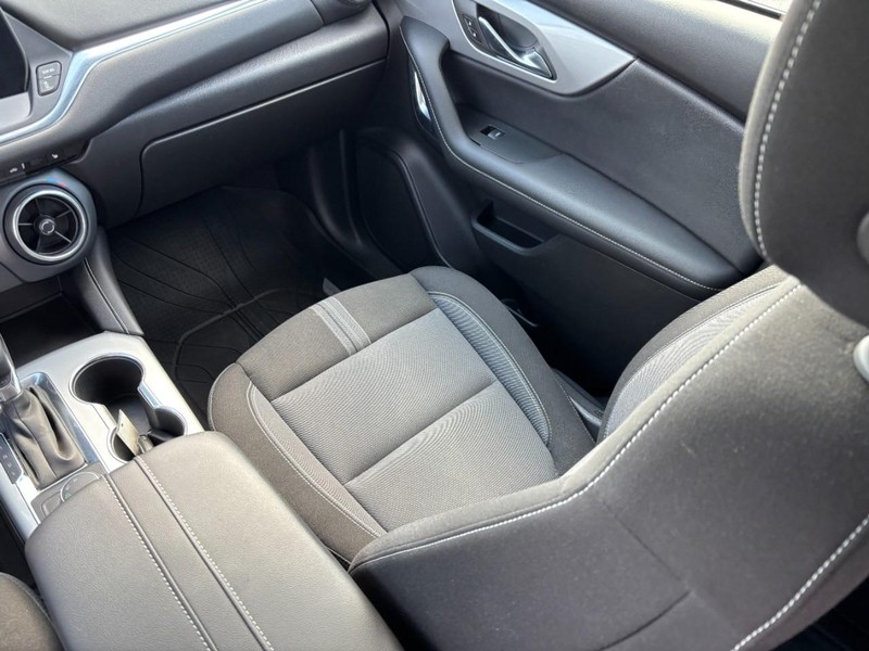 Chevrolet Blazer Vehicle Full-screen Gallery Image 14