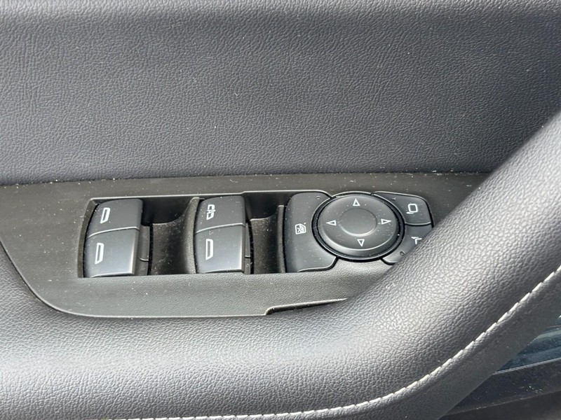 Chevrolet Blazer Vehicle Full-screen Gallery Image 16