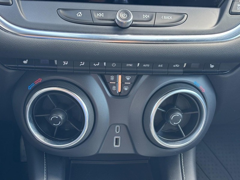 Chevrolet Blazer Vehicle Full-screen Gallery Image 22