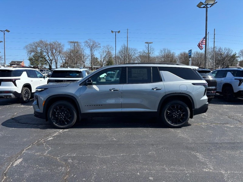 Chevrolet Traverse Vehicle Full-screen Gallery Image 2