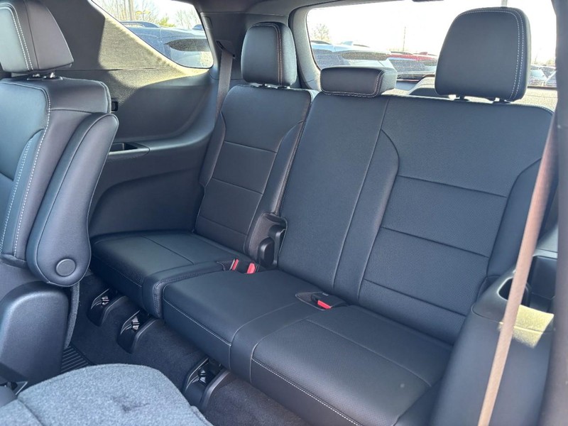 Chevrolet Traverse Vehicle Full-screen Gallery Image 5