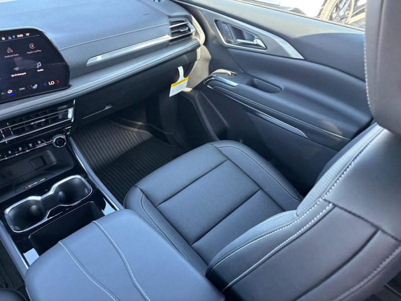 Chevrolet Traverse Vehicle Full-screen Gallery Image 10