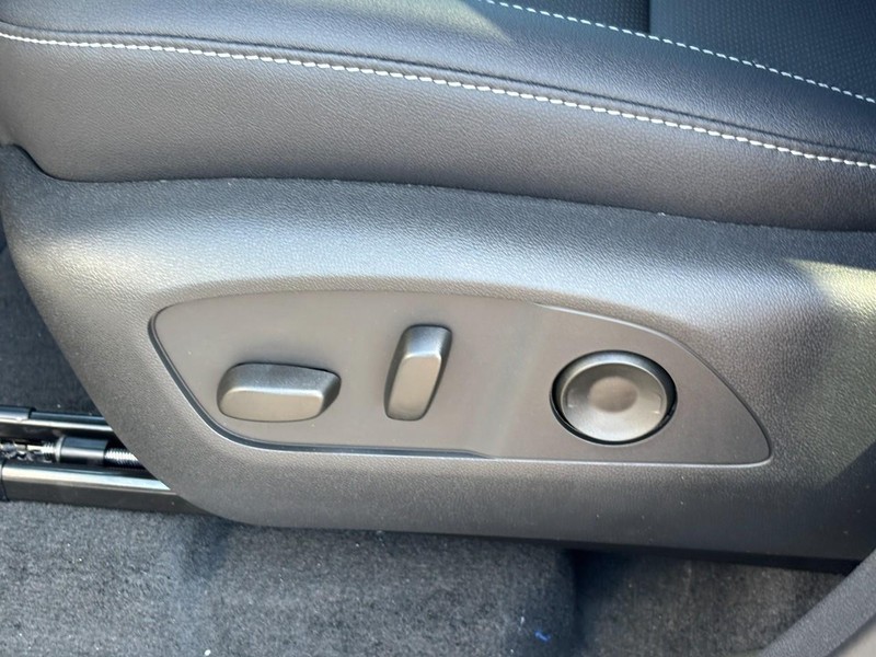 Chevrolet Traverse Vehicle Full-screen Gallery Image 11