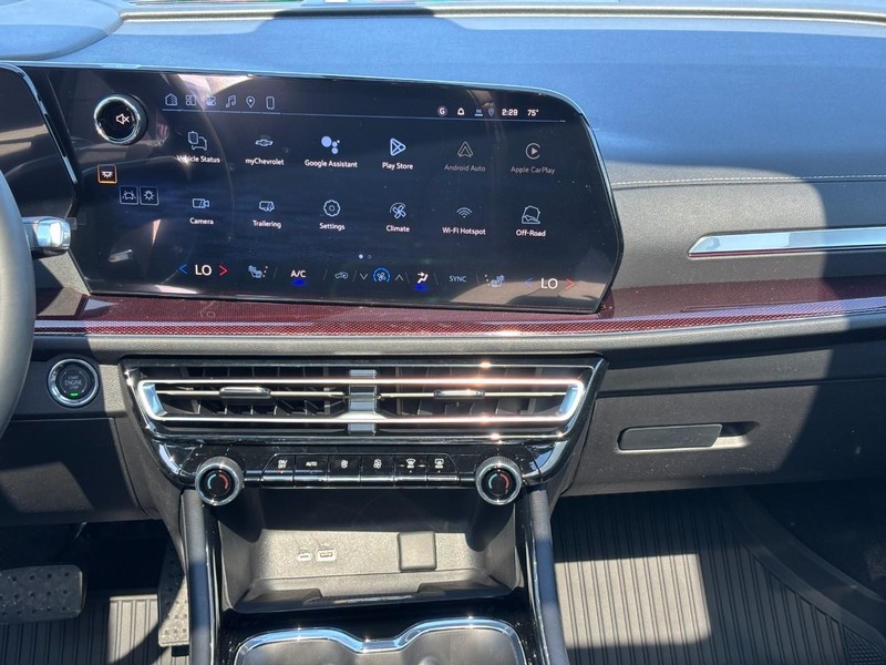 Chevrolet Traverse Vehicle Full-screen Gallery Image 9