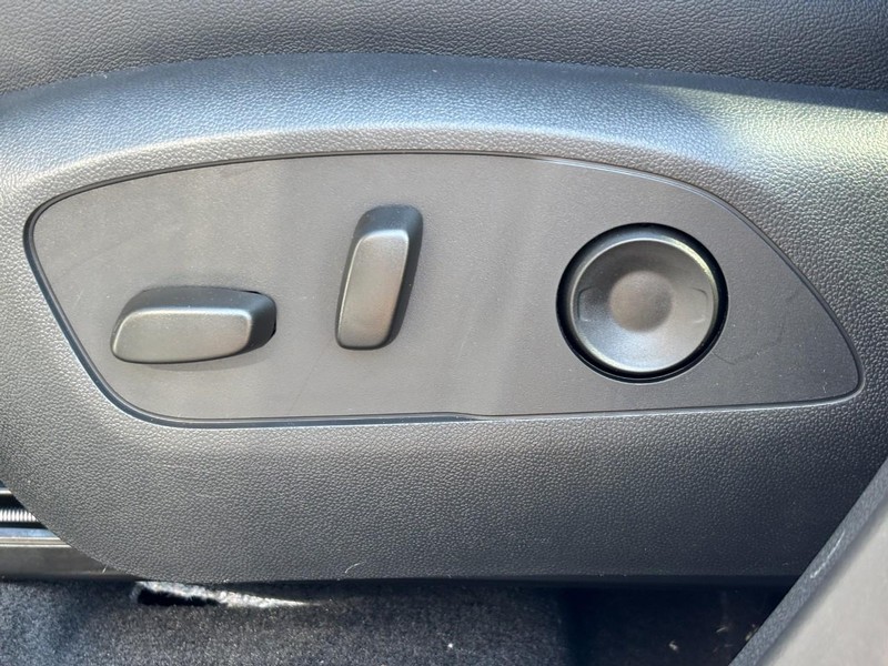 Chevrolet Traverse Vehicle Full-screen Gallery Image 11