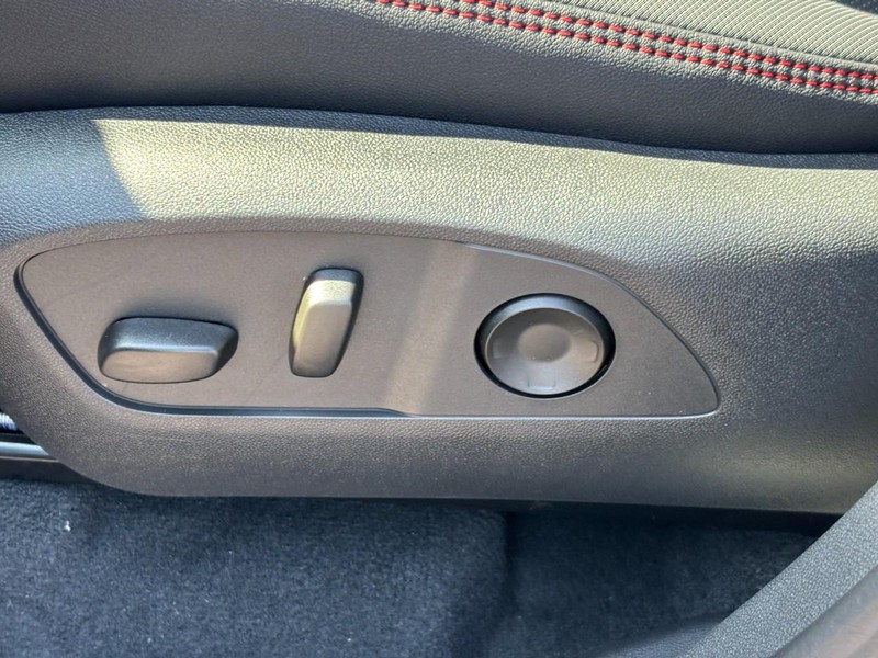 Chevrolet Traverse Vehicle Full-screen Gallery Image 11