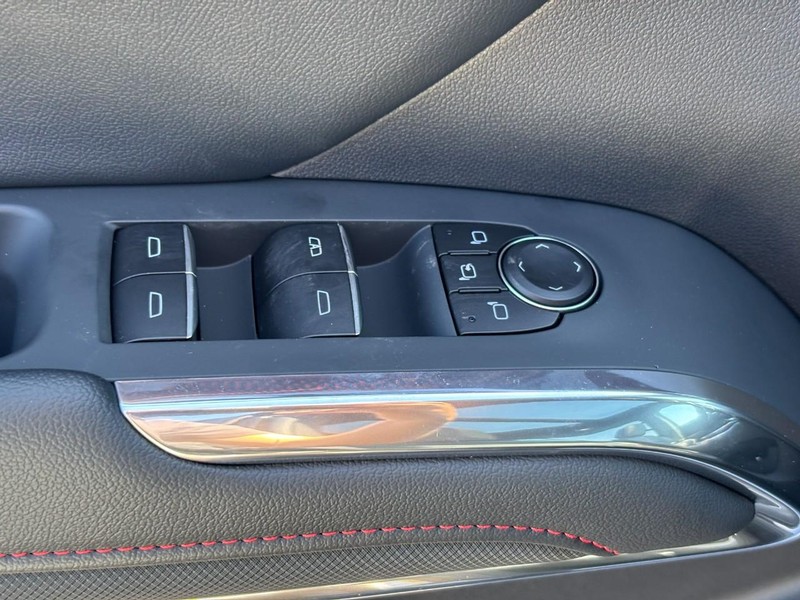 Chevrolet Traverse Vehicle Full-screen Gallery Image 12