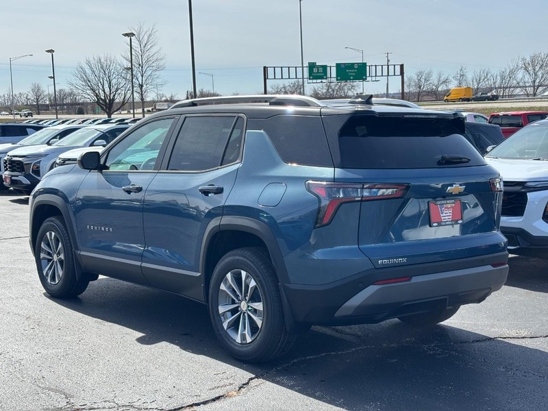 Chevrolet Equinox Vehicle Full-screen Gallery Image 3