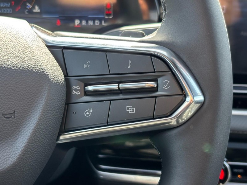 Chevrolet Equinox Vehicle Full-screen Gallery Image 13