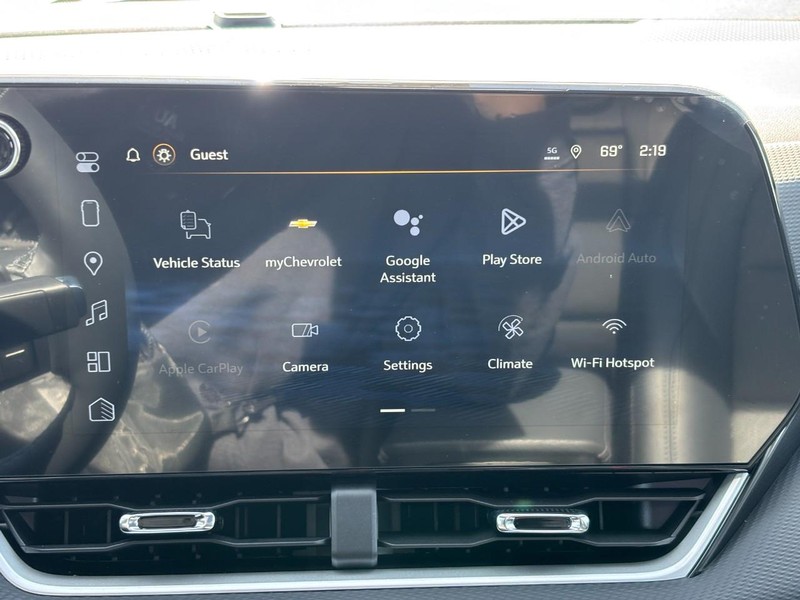 Chevrolet Equinox Vehicle Full-screen Gallery Image 15