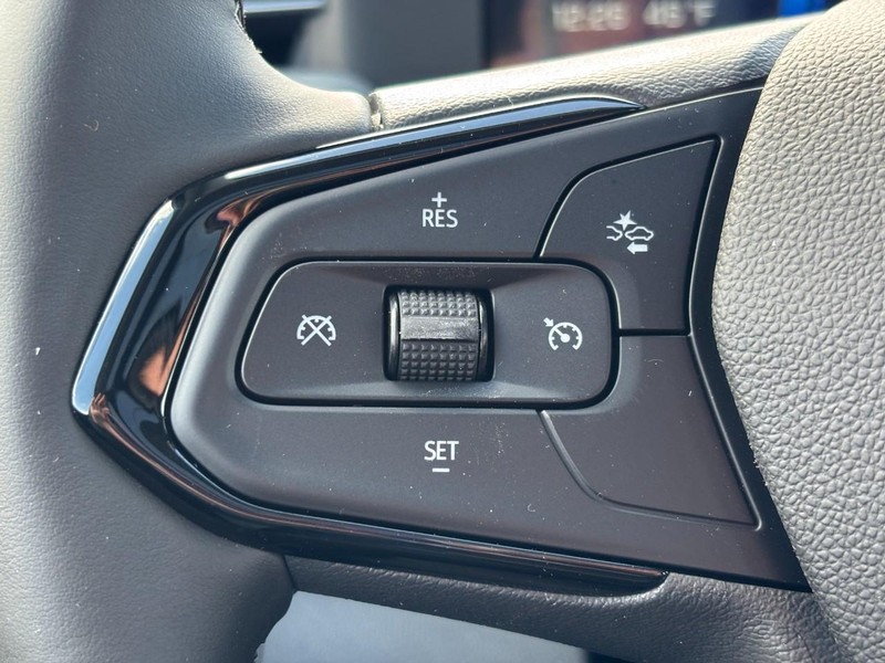 Chevrolet Bolt Vehicle Full-screen Gallery Image 12