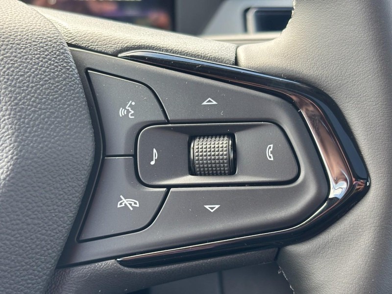 Chevrolet Bolt Vehicle Full-screen Gallery Image 13