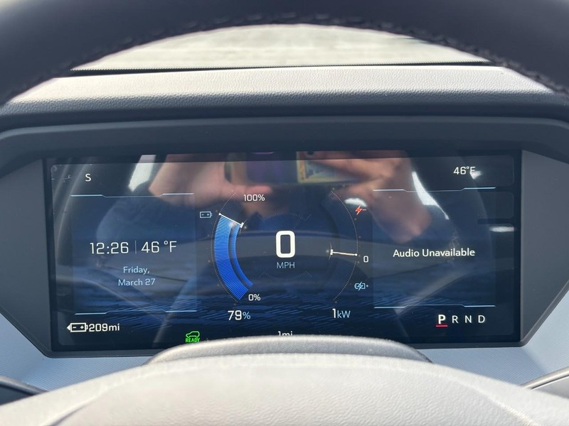 Chevrolet Bolt Vehicle Full-screen Gallery Image 14