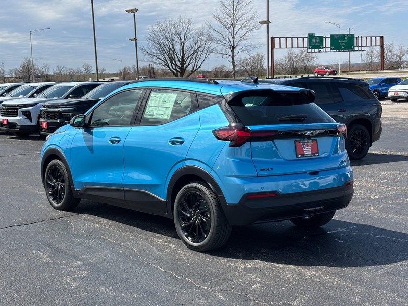 Chevrolet Bolt Vehicle Full-screen Gallery Image 3