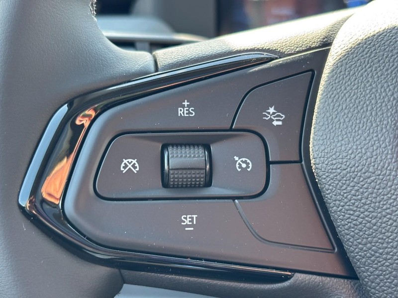 Chevrolet Bolt Vehicle Full-screen Gallery Image 12