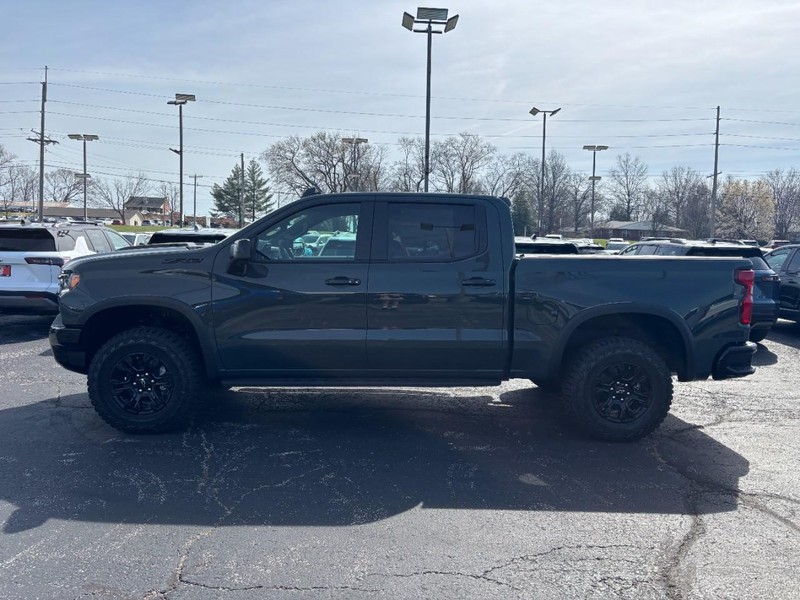 Chevrolet Silverado 1500 Vehicle Full-screen Gallery Image 2