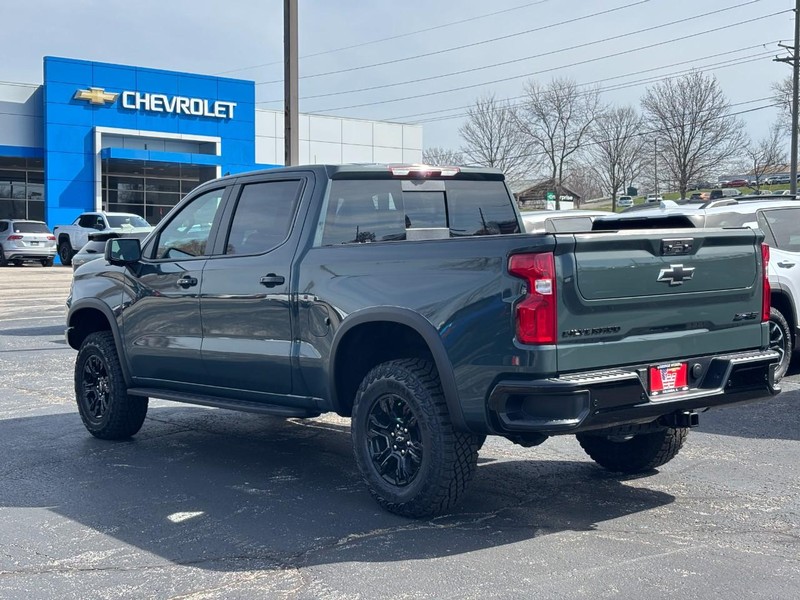 Chevrolet Silverado 1500 Vehicle Full-screen Gallery Image 3