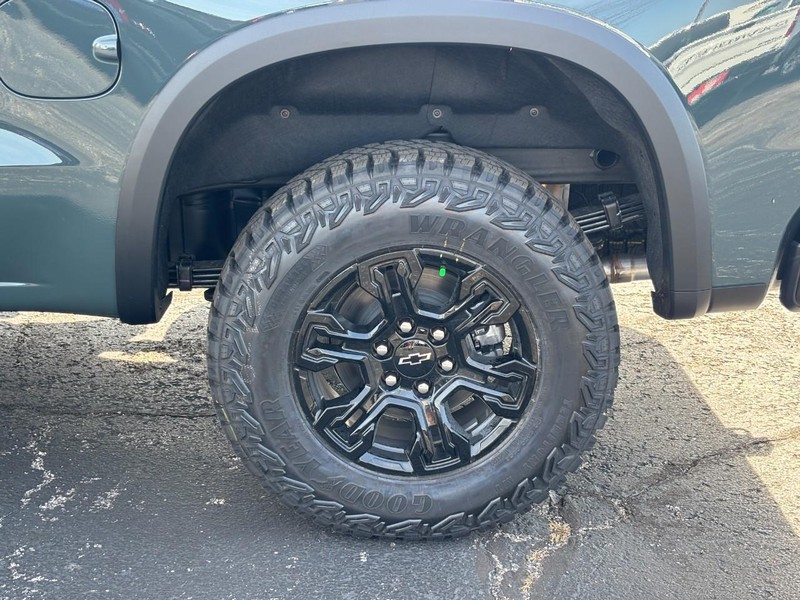 Chevrolet Silverado 1500 Vehicle Full-screen Gallery Image 4