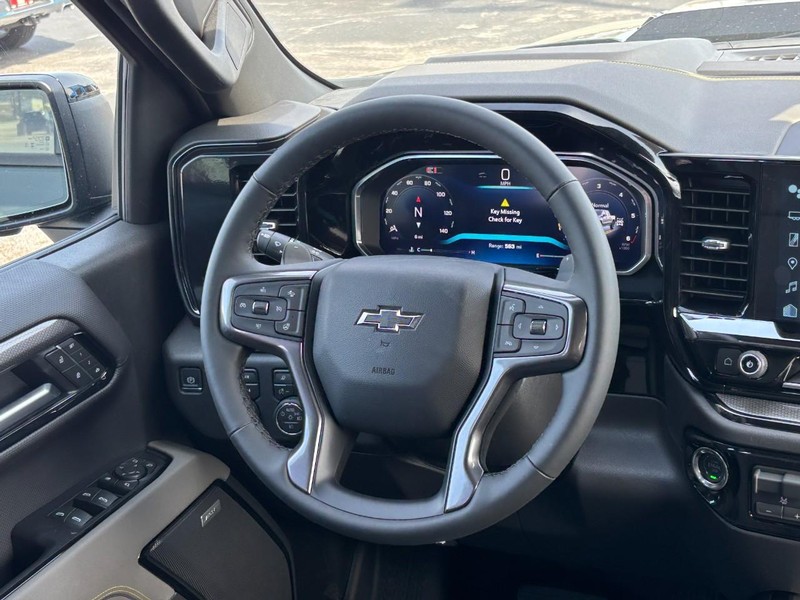 Chevrolet Silverado 1500 Vehicle Full-screen Gallery Image 7