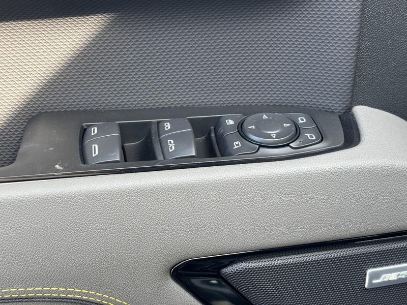 Chevrolet Silverado 1500 Vehicle Full-screen Gallery Image 11