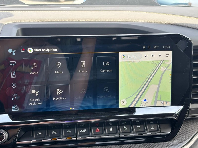 Chevrolet Silverado 1500 Vehicle Full-screen Gallery Image 15