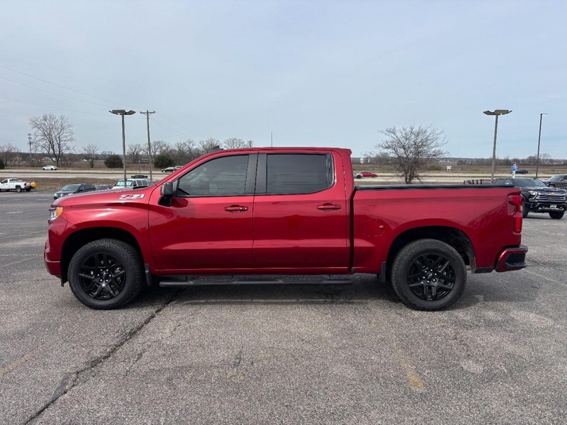 Chevrolet Silverado 1500 Vehicle Full-screen Gallery Image 2