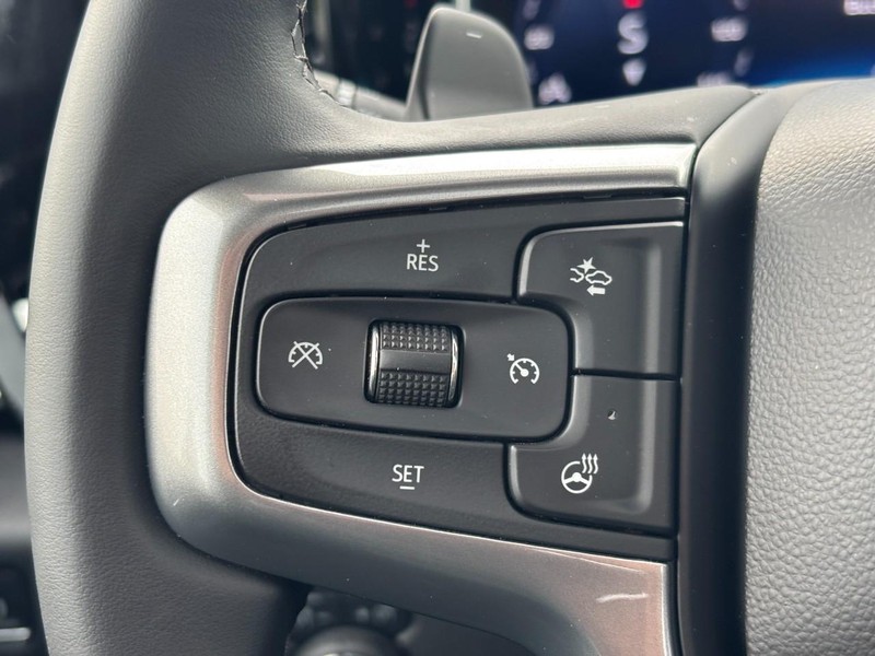 Chevrolet Silverado 1500 Vehicle Full-screen Gallery Image 17