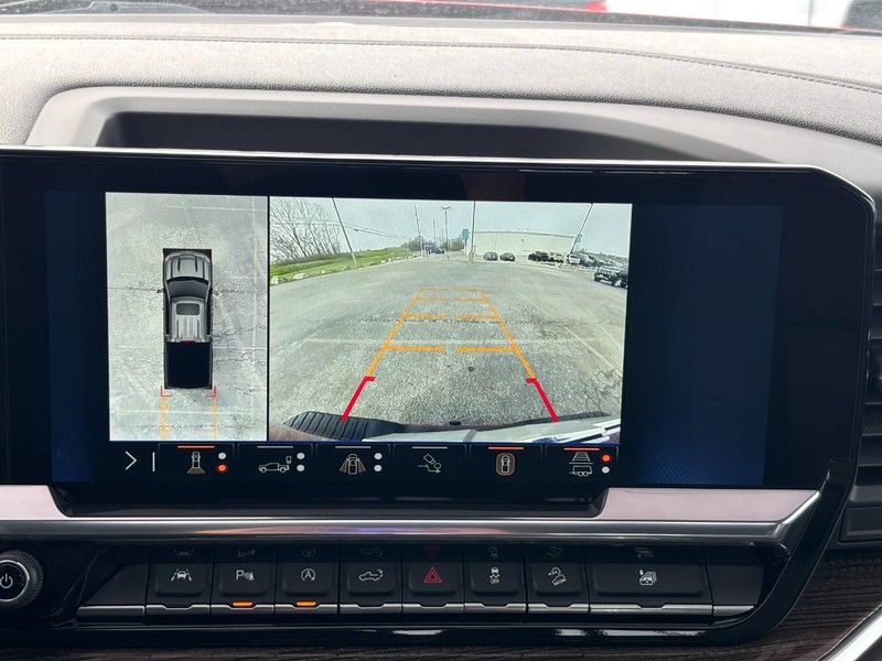 Chevrolet Silverado 1500 Vehicle Full-screen Gallery Image 21