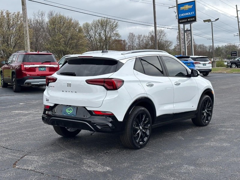 Buick Encore GX Vehicle Full-screen Gallery Image 05