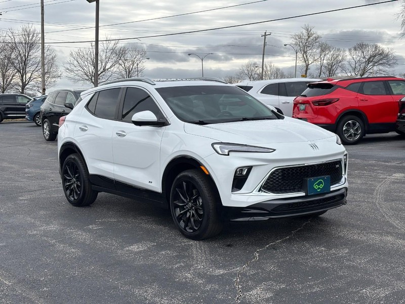 Buick Encore GX Vehicle Full-screen Gallery Image 07