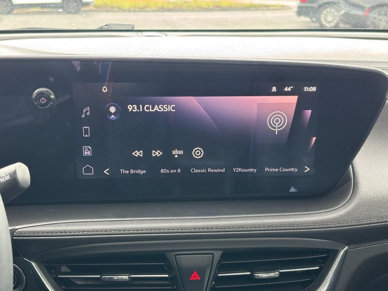 Buick Encore GX Vehicle Full-screen Gallery Image 20