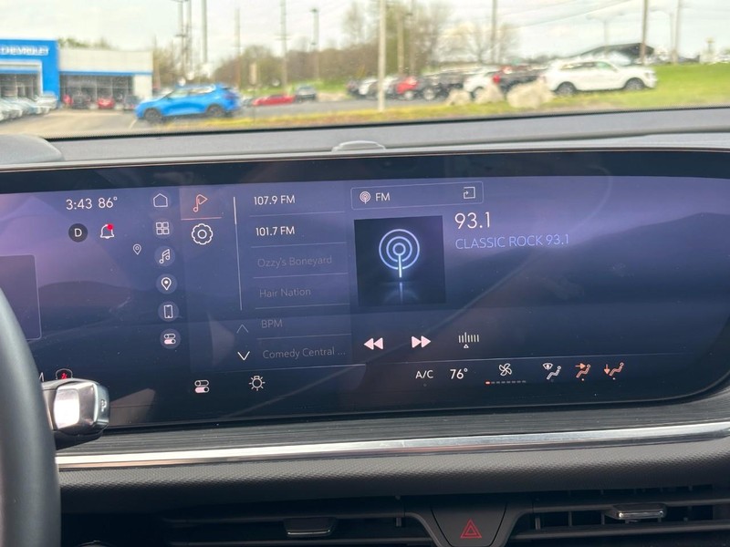 Buick Envision Vehicle Full-screen Gallery Image 20