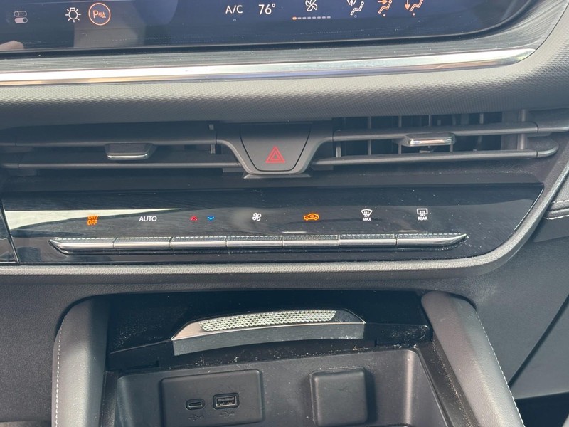 Buick Envision Vehicle Full-screen Gallery Image 22