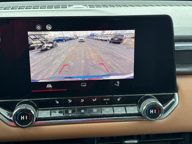 GMC Canyon Vehicle Full-screen Gallery Image 22