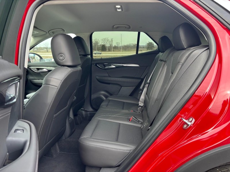 Buick Envision Vehicle Full-screen Gallery Image 10