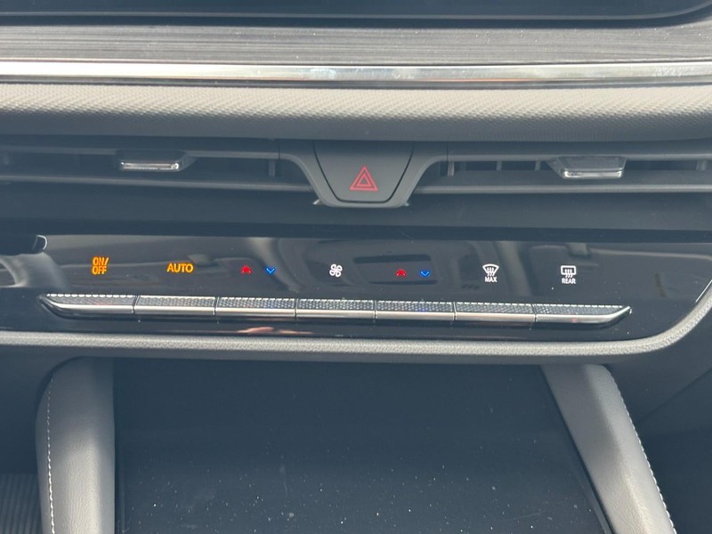 Buick Envision Vehicle Full-screen Gallery Image 22